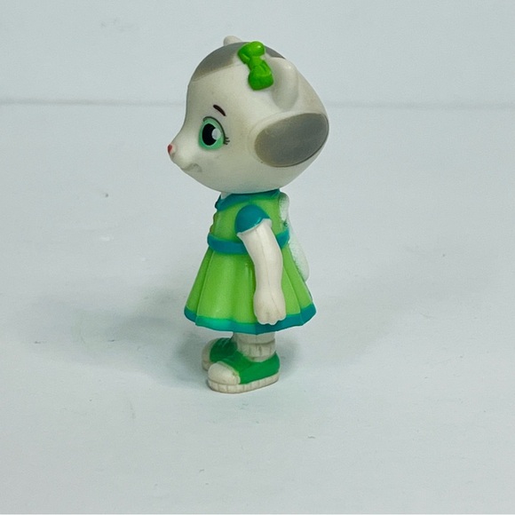 Figure daniel tiger's neighborhood katerina kitty cat figure 2.5" cake topper - Picture 4 of 5